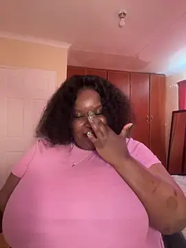 Snapshot of Michyboldy chatting on 03.09.26 Michyboldy online show from 03.09.26