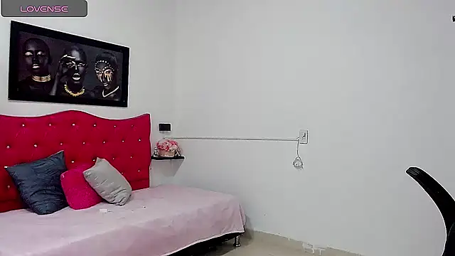 Snapshot of isabelasex1 chatting on 09.30.25 isabelasex1 online show from 09.30.25