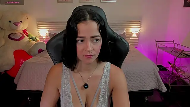 Snapshot of New_Arab_Kingdom chatting on 10.25.25 New Arab Kingdom online show from 10.25.25