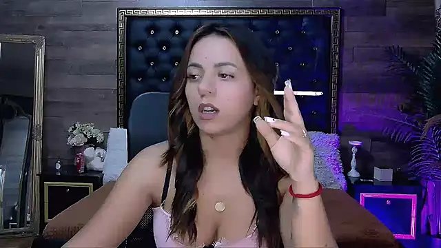 PlayfulElla online show from 10.08.25