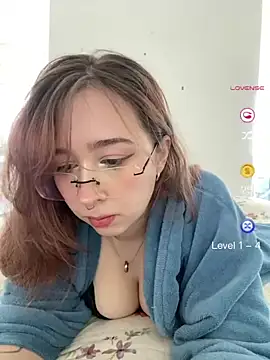 Snapshot of tsuki_chan_on chatting on 07.08.26 tsuki chan on online show from 07.08.26