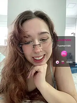 Snapshot of tsuki_chan_on chatting on 07.11.26 tsuki chan on online show from 07.11.26