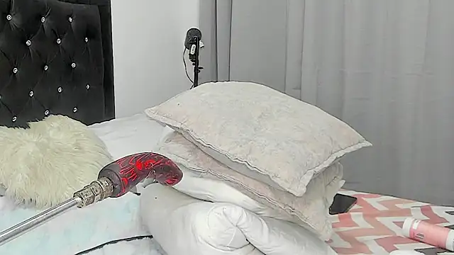 AlyssonKim online show from 12.19.24