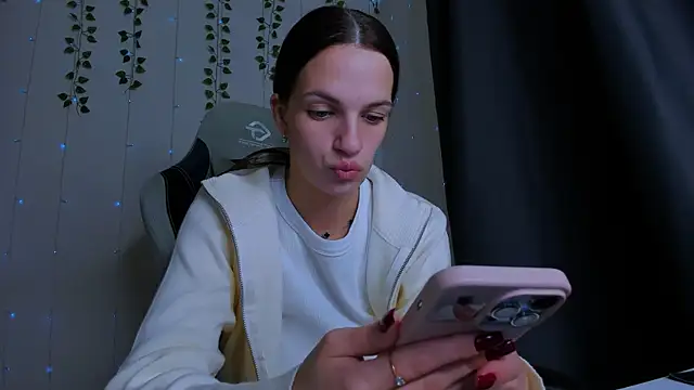 KarlaSim online show from 10.17.25