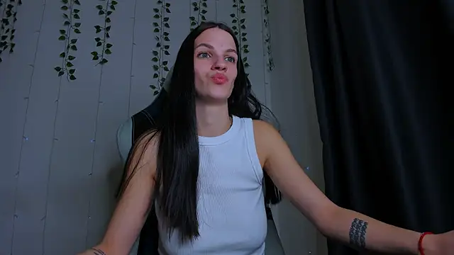 KarlaSim online show from 10.31.25