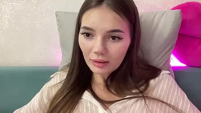 Snapshot of Miracle_angel_ chatting on 12.09.24 Miracle angel online show from 12.09.24