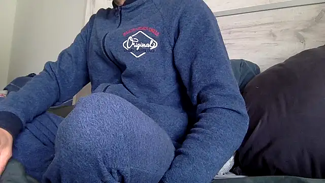 curioushetero online show from 02.18.25