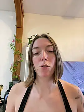 Daisy Michto Officiel online show from 12.13.24