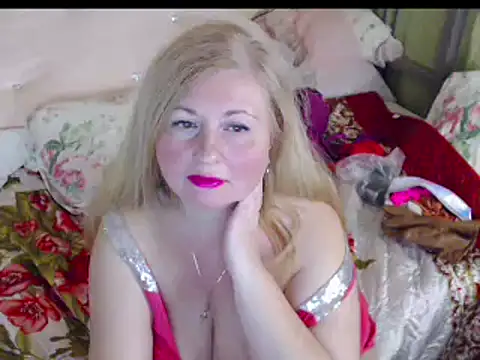 Snapshot of BustyDonnaSexyy chatting on 02.17.25 BustyDonnaSexyy online show from 02.17.25