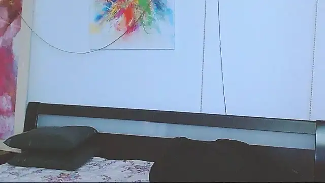 HoneyLara online show from 02.11.25