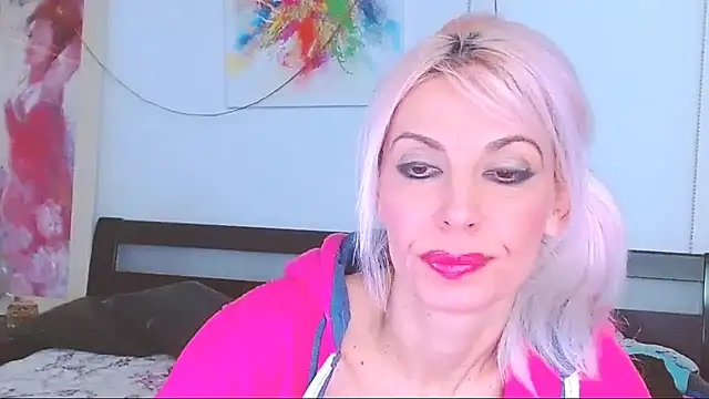 HoneyLara online show from 02.21.25