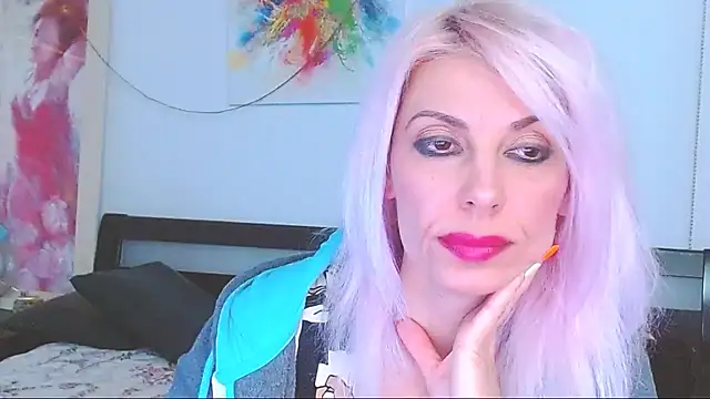 HoneyLara online show from 02.28.25