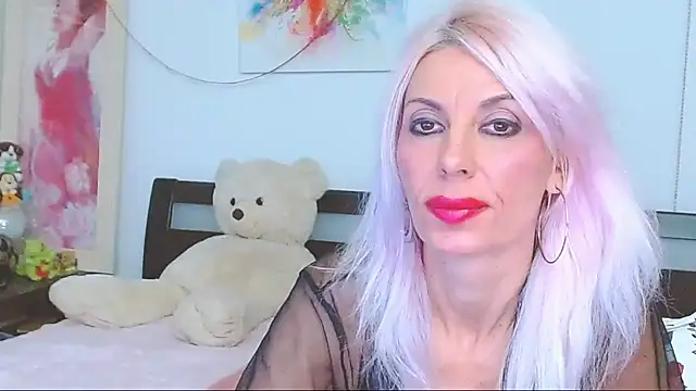 HoneyLara online show from 10.14.25