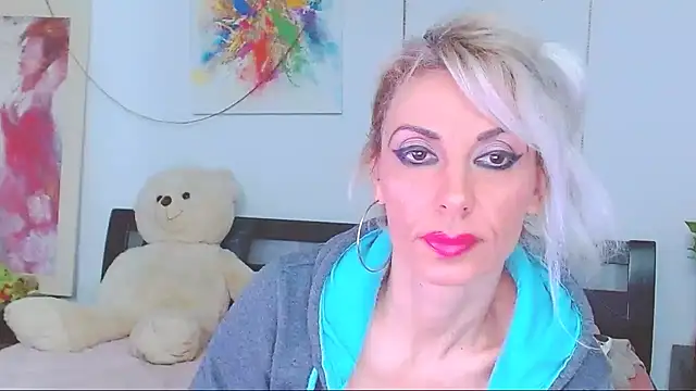 HoneyLara online show from 03.01.26