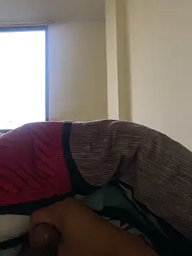 Snapshot of stuard-19 chatting on 10.27.25 stuard-19 online show from 10.27.25