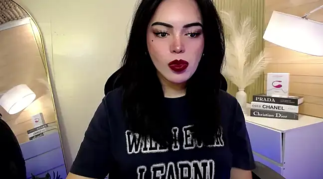 HotstuffCherrySummer online show from 12.05.24