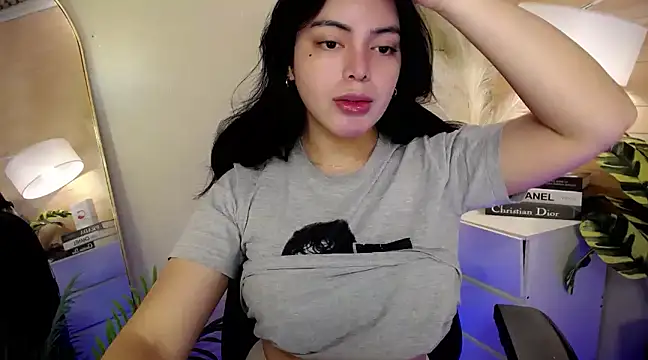 HotstuffCherrySummer online show from 12.30.24