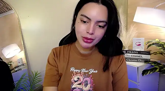 HotstuffCherrySummer online show from 01.01.25