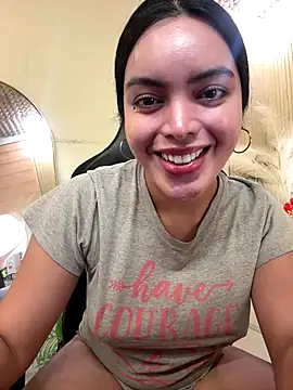 HotstuffCherrySummer online show from 12.15.25