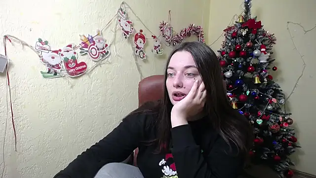 Snapshot of MilanaPrice chatting on 12.18.24 MilanaPrice online show from 12.18.24