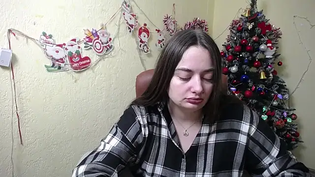 Snapshot of MilanaPrice chatting on 12.19.24 MilanaPrice online show from 12.19.24