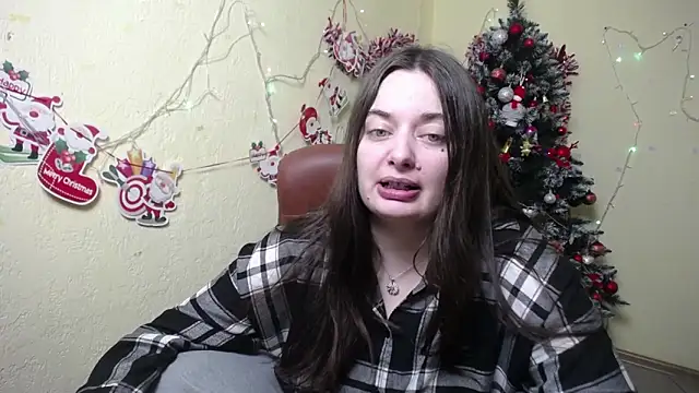 Snapshot of MilanaPrice chatting on 12.26.24 MilanaPrice online show from 12.26.24