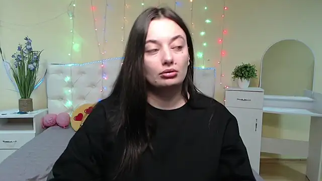 Snapshot of MilanaPrice chatting on 01.22.25 MilanaPrice online show from 01.22.25