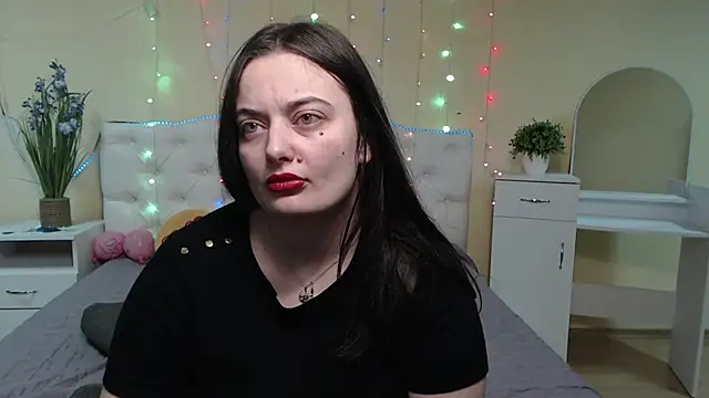 Snapshot of MilanaPrice chatting on 01.22.25 MilanaPrice online show from 01.22.25