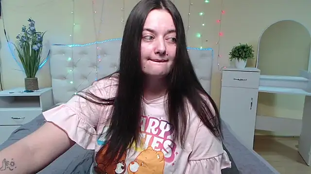 Snapshot of MilanaPrice chatting on 01.26.25 MilanaPrice online show from 01.26.25