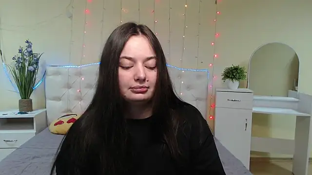 Snapshot of MilanaPrice chatting on 01.29.25 MilanaPrice online show from 01.29.25
