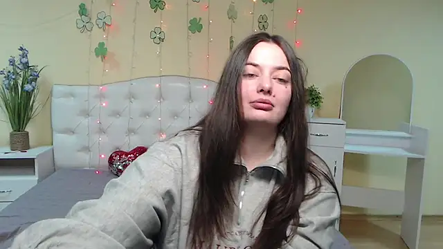 Snapshot of MilanaPrice chatting on 03.20.25 MilanaPrice online show from 03.20.25