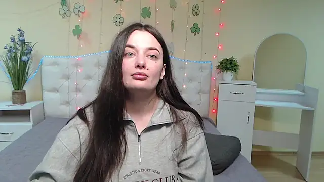 Snapshot of MilanaPrice chatting on 03.20.25 MilanaPrice online show from 03.20.25