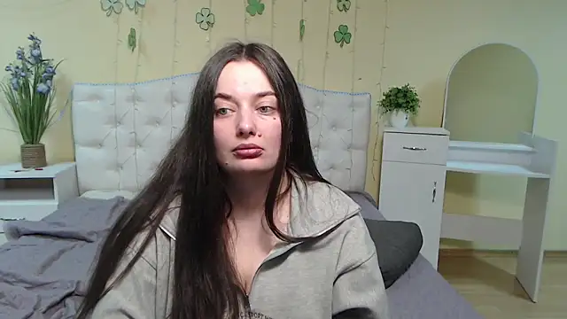 Snapshot of MilanaPrice chatting on 03.20.25 MilanaPrice online show from 03.20.25