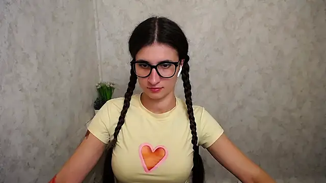 Snapshot of MaryEm976 chatting on 06.24.26 MaryEm976 online show from 06.24.26