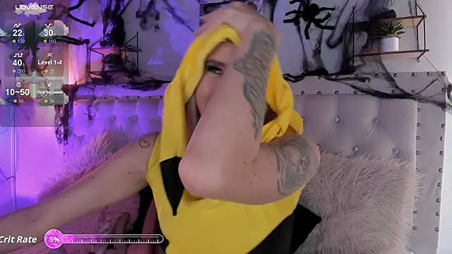 Atenea Klett  online show from 10.29.25