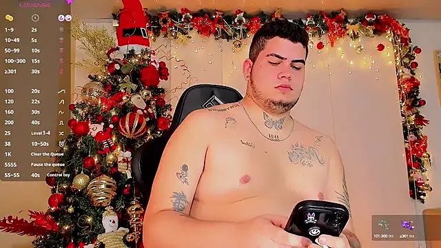 Snapshot of Thomas_chubbyxhot chatting on 12.13.24 Thomas chubbyxhot online show from 12.13.24