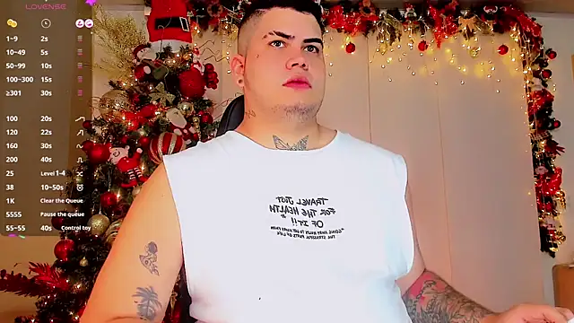 Snapshot of Thomas_chubbyxhot chatting on 12.14.24 Thomas chubbyxhot online show from 12.14.24
