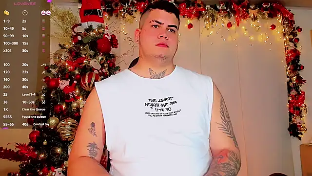 Snapshot of Thomas_chubbyxhot chatting on 12.14.24 Thomas chubbyxhot online show from 12.14.24