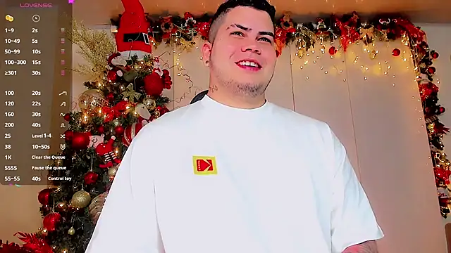 Snapshot of Thomas_chubbyxhot chatting on 12.18.24 Thomas chubbyxhot online show from 12.18.24
