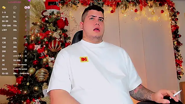 Snapshot of Thomas_chubbyxhot chatting on 12.18.24 Thomas chubbyxhot online show from 12.18.24