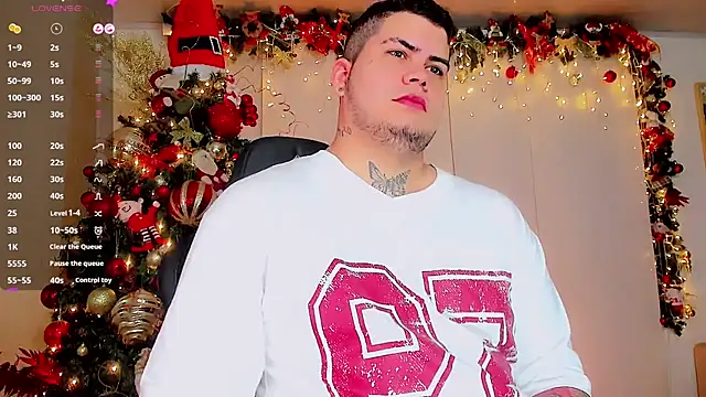 Snapshot of Thomas_chubbyxhot chatting on 12.21.24 Thomas chubbyxhot online show from 12.21.24