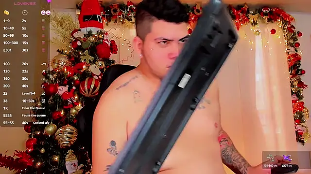 Snapshot of Thomas_chubbyxhot chatting on 12.22.24 Thomas chubbyxhot online show from 12.22.24