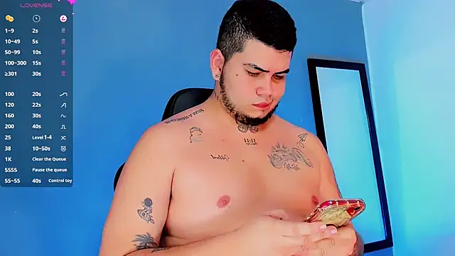 Snapshot of Thomas_chubbyxhot chatting on 01.12.25 Thomas chubbyxhot online show from 01.12.25