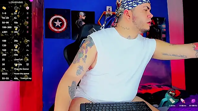 Snapshot of Thomas_chubbyxhot chatting on 10.12.25 Thomas chubbyxhot online show from 10.12.25