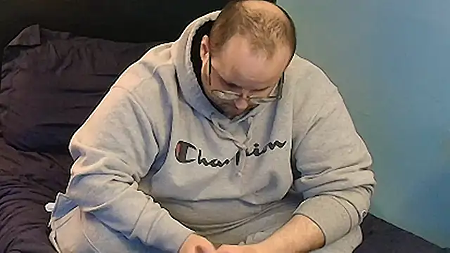 Snapshot of lefty15242 chatting on 03.17.25 lefty15242 online show from 03.17.25