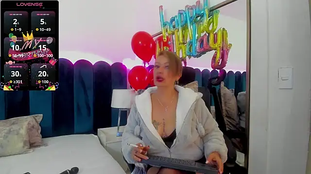 marianaaguii online show from 10.01.25