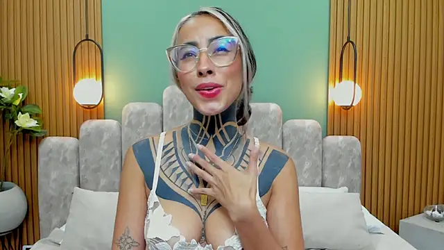 NicoleBlum online show from 12.23.24