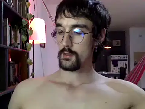 Snapshot of fazzbinderr chatting on 12.11.24 fazzbinderr online show from 12.11.24