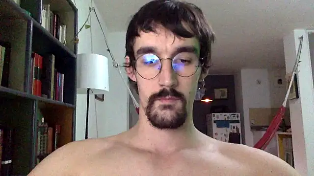 Snapshot of fazzbinderr chatting on 10.09.25 fazzbinderr online show from 10.09.25