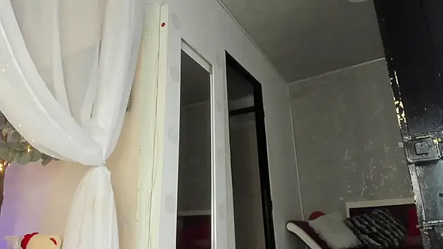 DannaFalco25 online show from 02.20.25